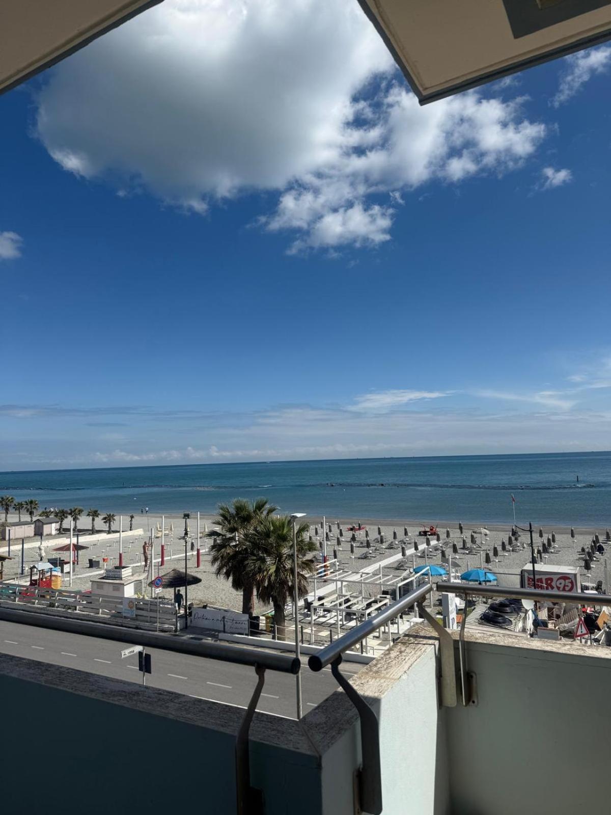 Hotel Spiaggia Villa Paola Bellaria-Igea Marina Eksteriør billede